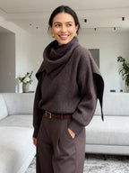 Pull Chic Marron à Col Écharpe – Élégance Bureau & Quotidien