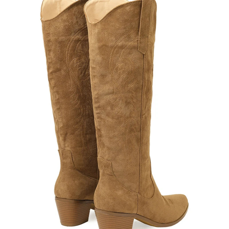 Taille 35-43 femmes bottes hautes Design de mode broder chaussures de Cowboy occidentales automne hiver bout pointu talons bas chaussons