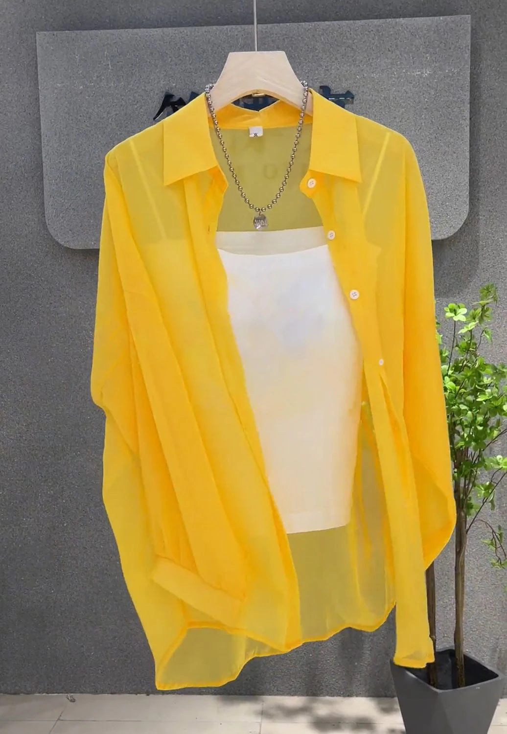 Chemise d'Été en Soie Perlée Rafraîchissante – Protection Solaire et Confort Absolu