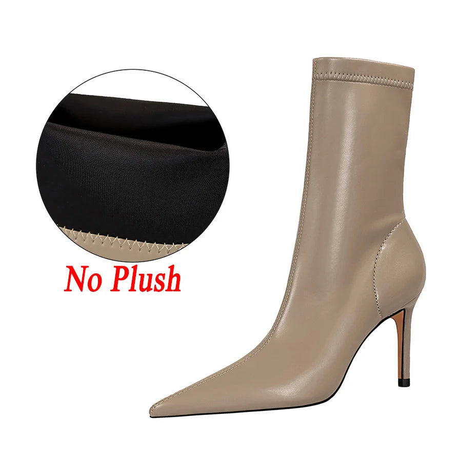 Femmes 7.5cm 10cm talons hauts bottes en cuir dame talons bas bottines courtes décapant hiver chaud neige peluche bout pointu chaussures