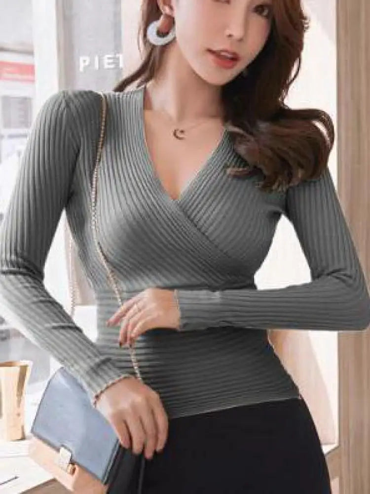 Pull Court Moulant à Col en V Profond pour Femme – Chandail Côtelé Sexy et Élastique en Coton