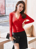 Pull Court Moulant à Col en V Profond pour Femme – Chandail Côtelé Sexy et Élastique en Coton