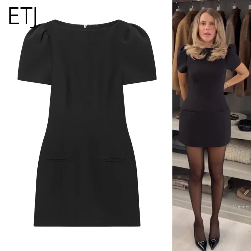 Les nouveaux produits pour femmes ETJ 2025 sont élégants et élégants Robe courte à col bateau et manches courtes avec robe noire plissée