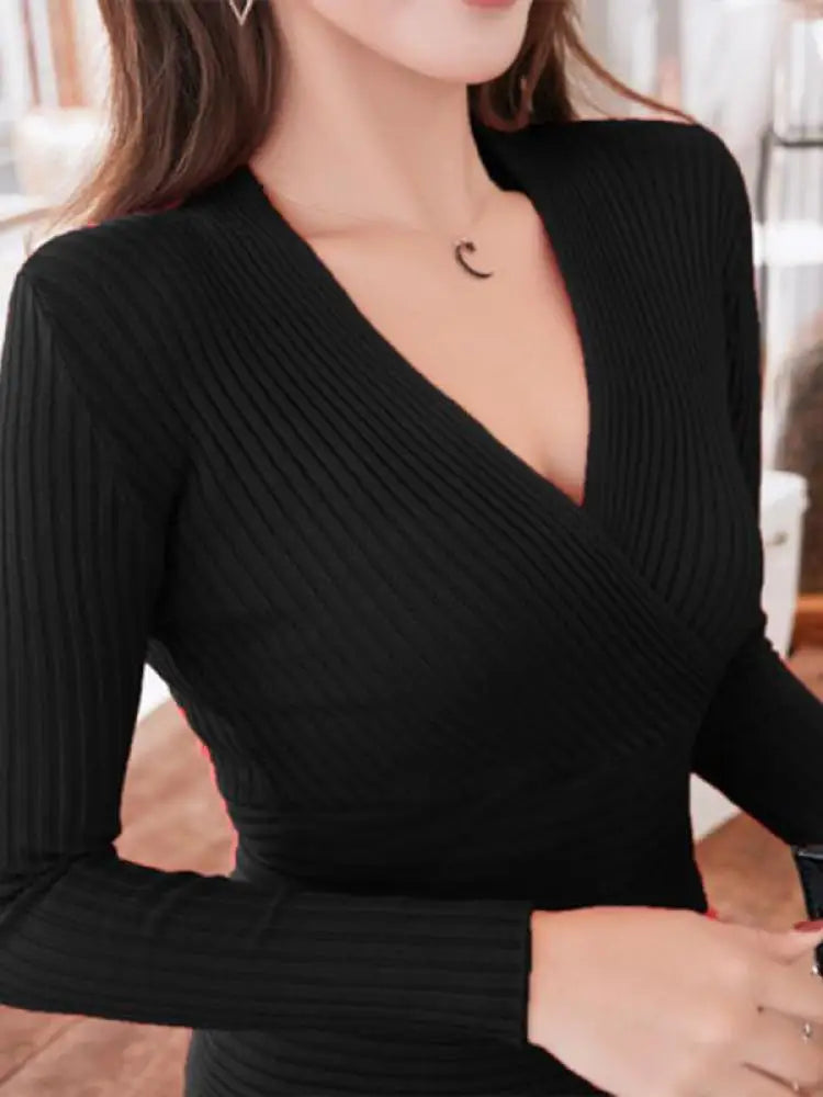Pull Court Moulant à Col en V Profond pour Femme – Chandail Côtelé Sexy et Élastique en Coton