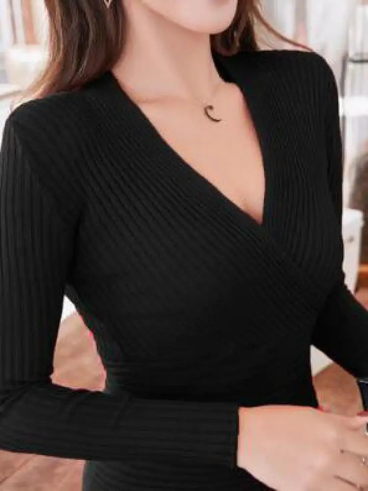 Pull Court Moulant à Col en V Profond pour Femme – Chandail Côtelé Sexy et Élastique en Coton